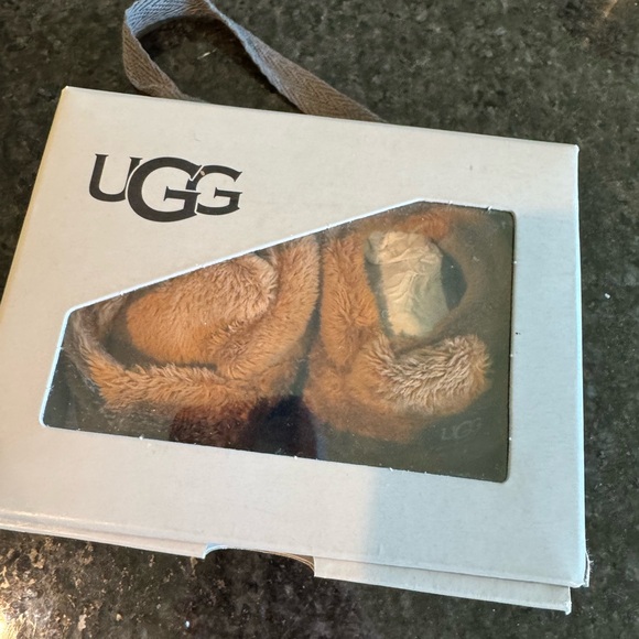 NIB UGG Tan Fuzzy Infant Booties - Picture 4 of 7